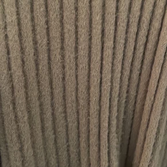 American Eagle Sweater NWT - Picture 6 of 9